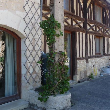 Bed and Breakfast Les Tuileries Ponteyraud Экстерьер фото